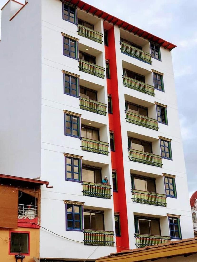 Apartamentos San Jose Vistal Al Lago, Cerca Del Parque. Guatape. エクステリア 写真
